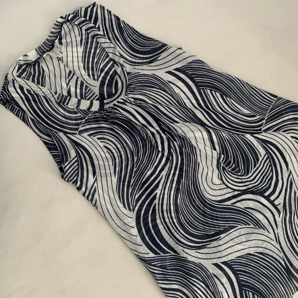 Daisy & Clover Sleeveless Maternity Top; Size M